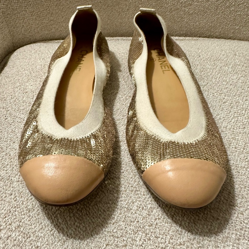 CHANEL Gold Sequin Flats- Authenticated - Picture 3 of 12